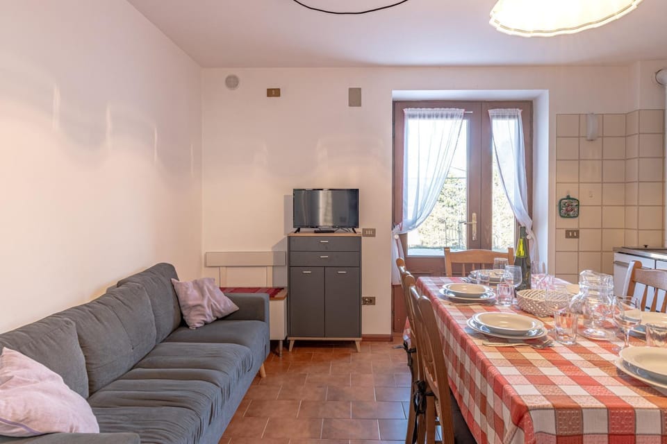 TV and multimedia, Dining area