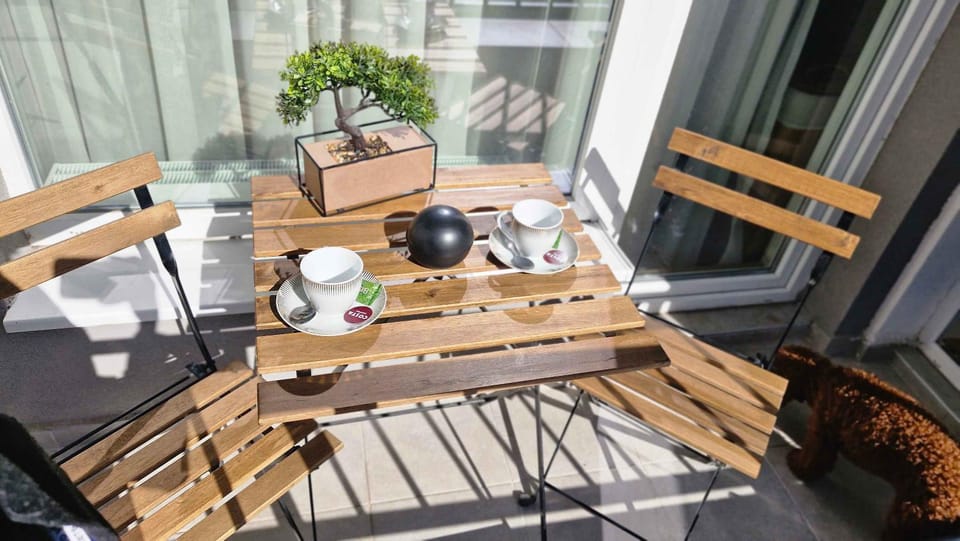 Coffee/tea facilities, Balcony/Terrace, Seating area