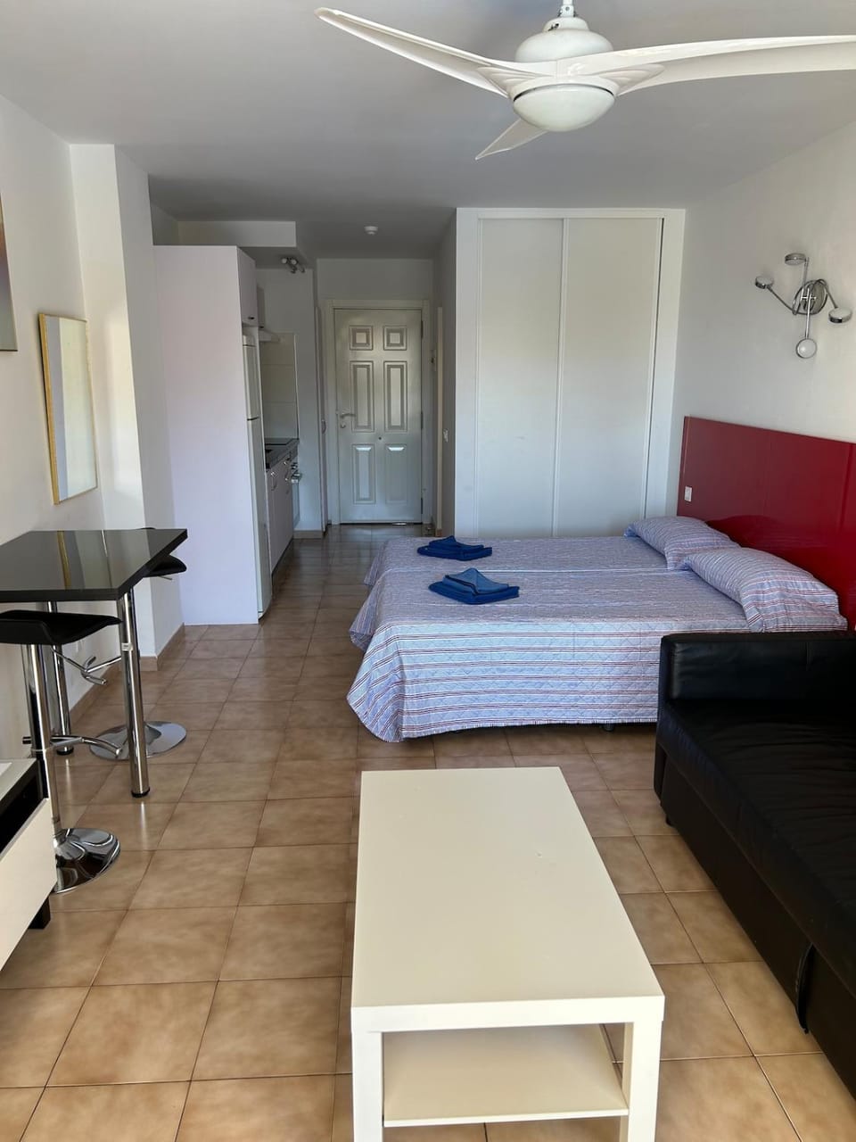 Modern Studio FREE WIFI Heated Pool Apartment in Los Cristianos