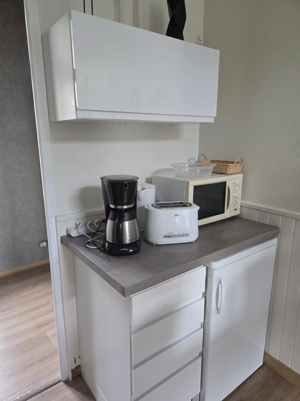 Coffee/tea facilities, microwave, toaster