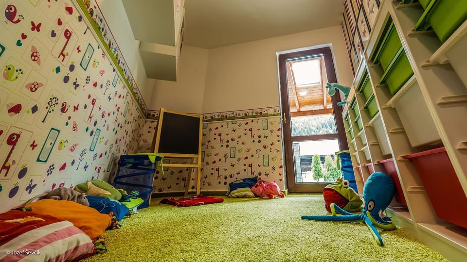 Area and facilities, young children
