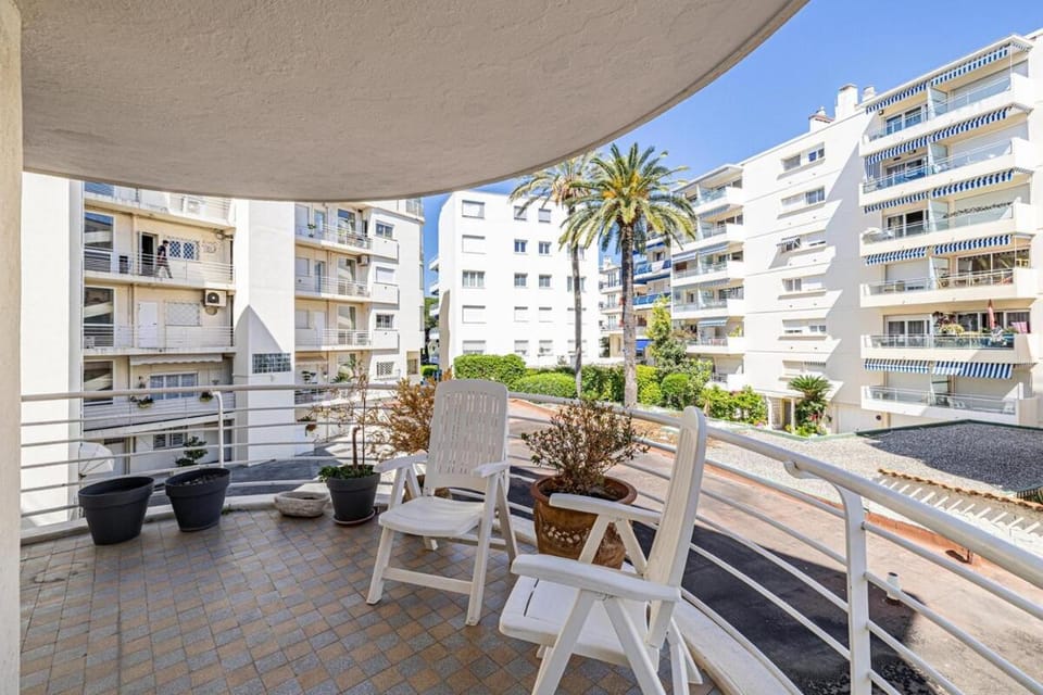 Property building, Patio, Day, View (from property/room), Balcony/Terrace, Location
