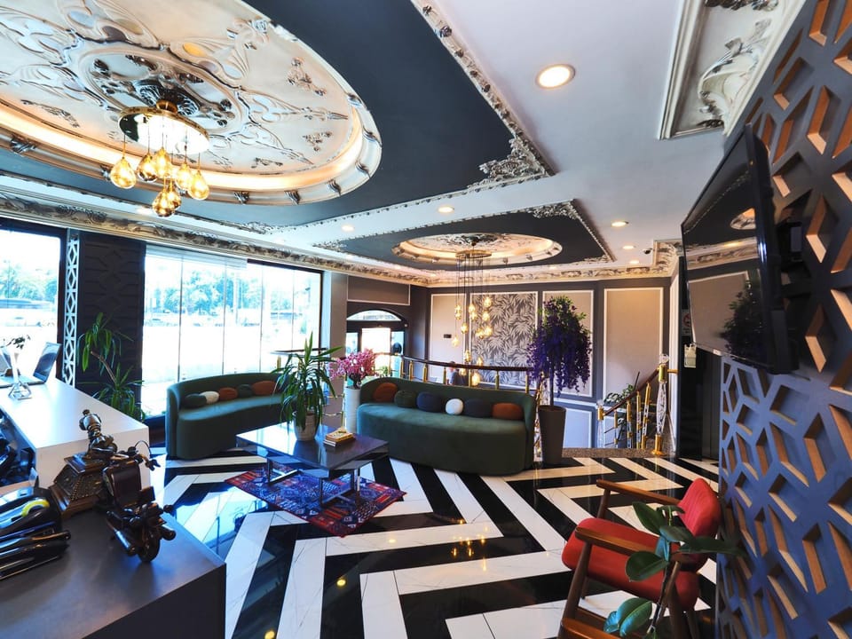 Communal lounge/ TV room, TV and multimedia, Lobby or reception, Seating area