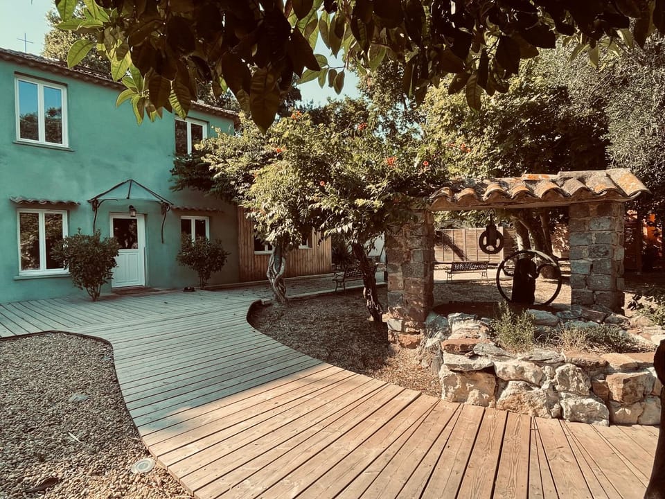 Property building, Garden