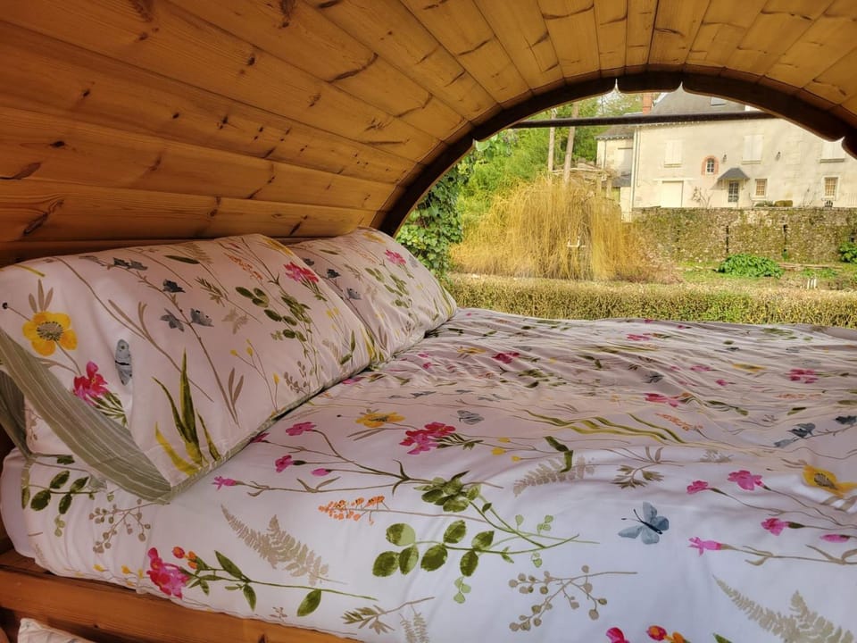 Bed, Bedroom