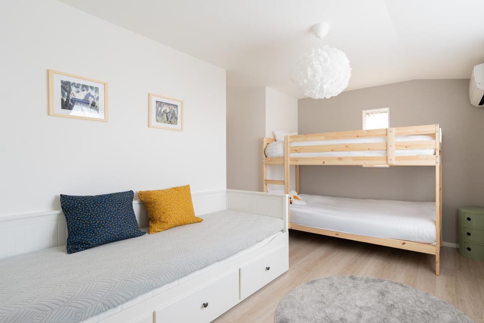 Bed, Photo of the whole room, Bedroom, bunk bed
