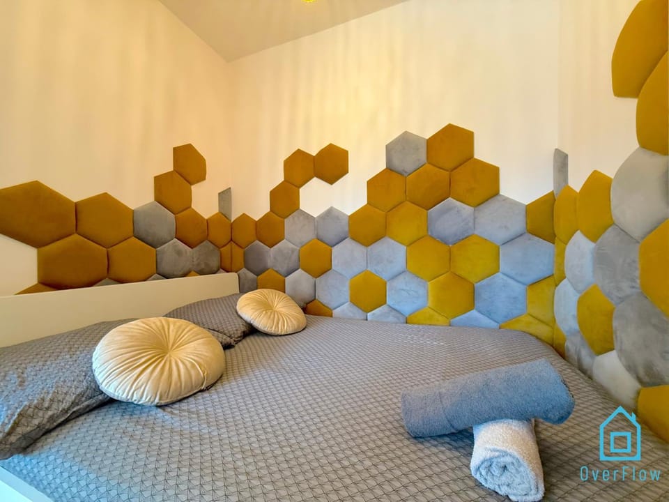 Honey Apartment- Cozy Retreat, 10 Minutes to Gdańsk Old Town Apartment in Gdansk
