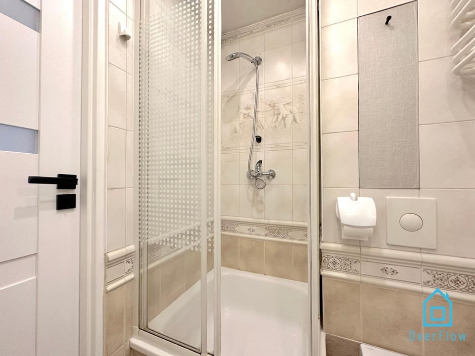 Honey Apartment- Cozy Retreat, 10 Minutes to Gdańsk Old Town Apartment in Gdansk