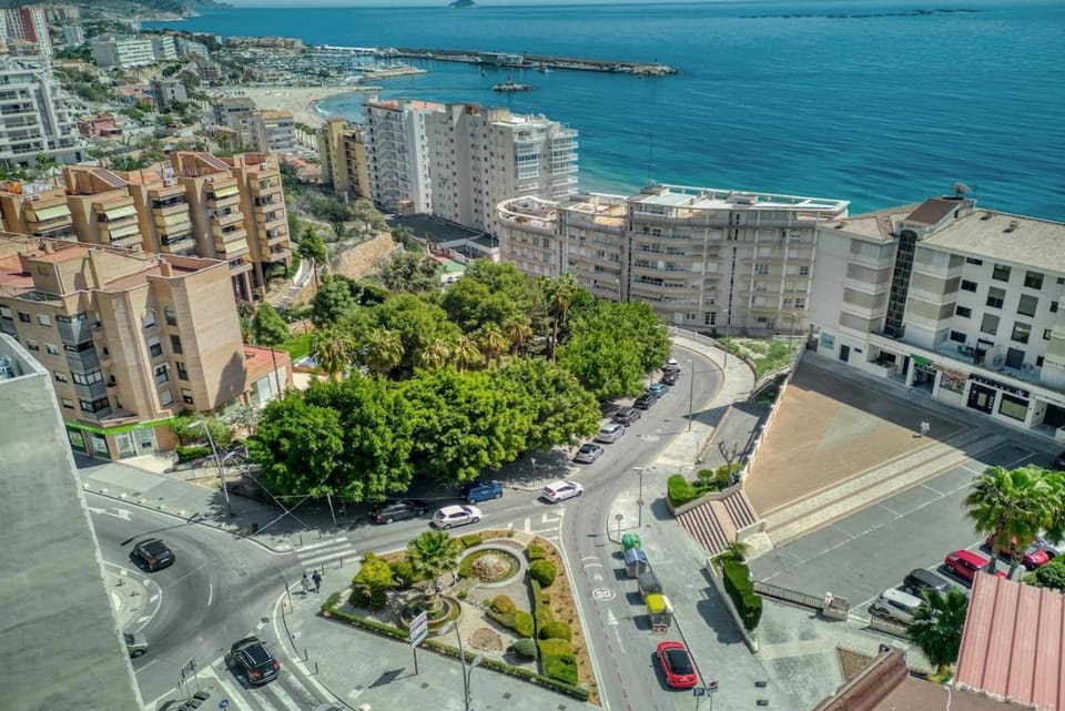 Oasis Apt, 5min Beach, In City Center, Terrace Apartment in Villajoyosa