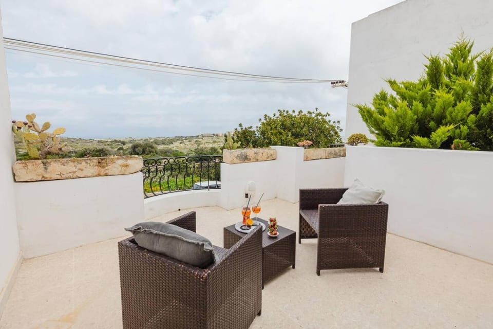 The Rustique - 3BED house in Mellieha by Homely! House in Saint Paul's Bay
