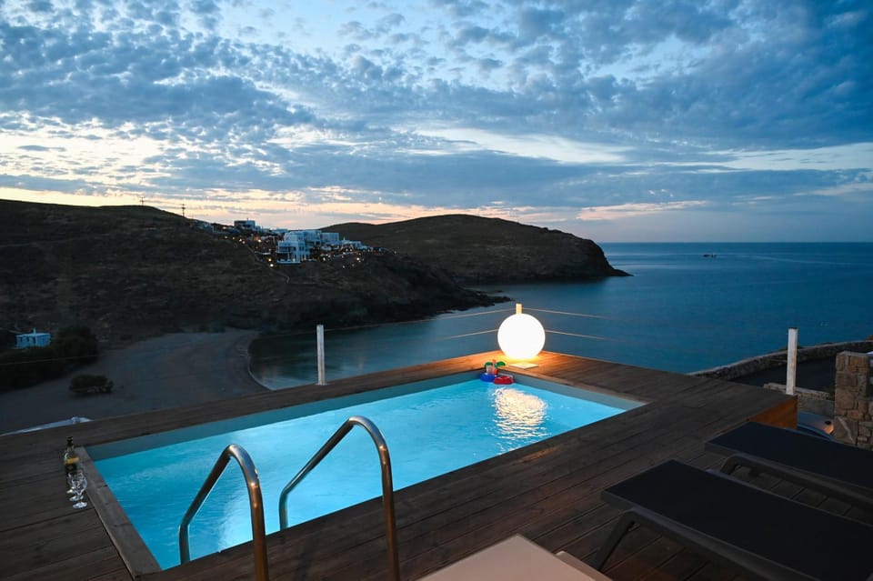 Villa Merhia Seaview - Private Pool & Hot Tub House in Mykonos, Mikonos 846 00, Greece