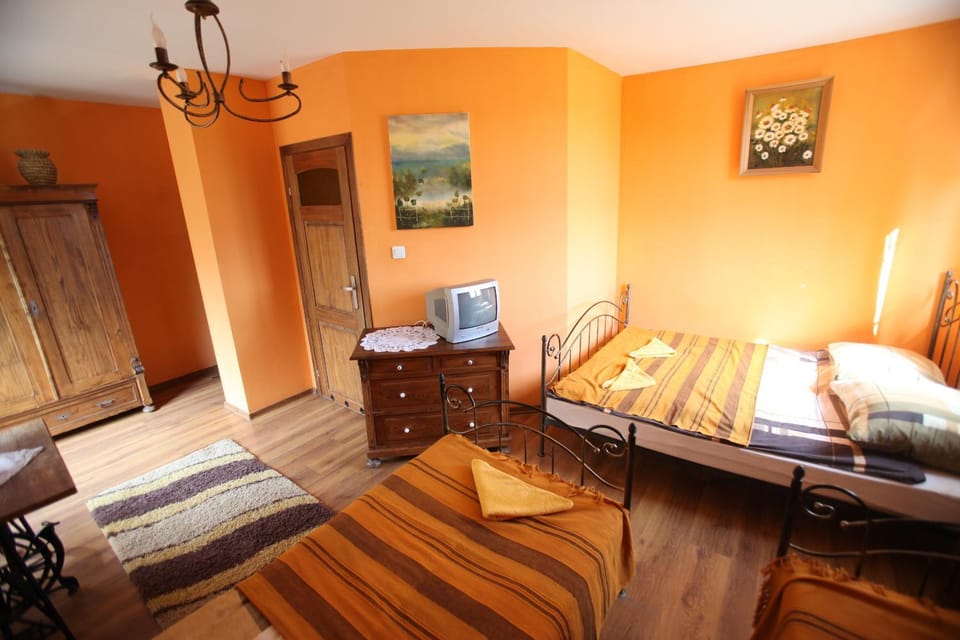 Day, Photo of the whole room