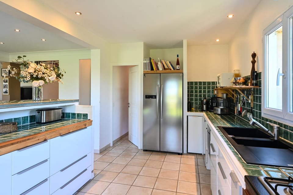 dishwasher, oven, stove, kitchen