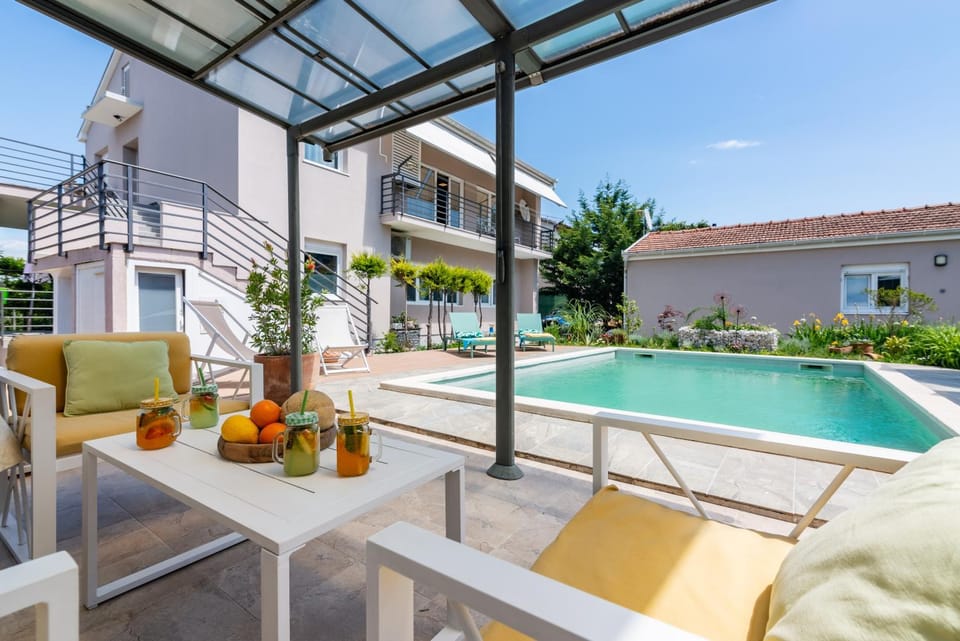 Superior Apartment with private Pool Apartment in Pula