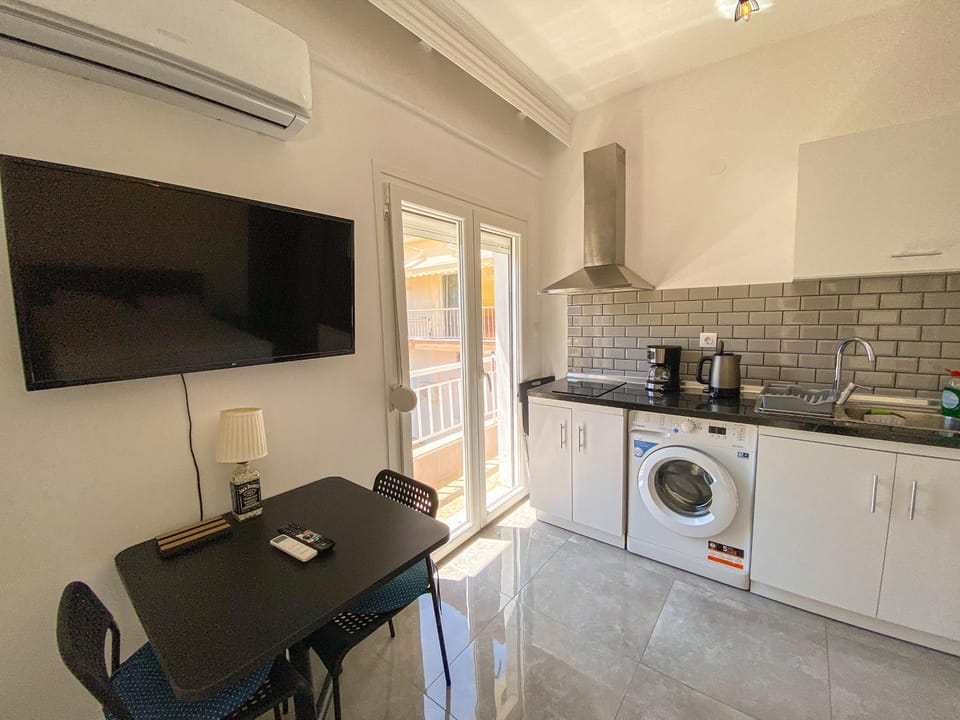 TV and multimedia, Coffee/tea facilities, Kitchen or kitchenette, washing machine