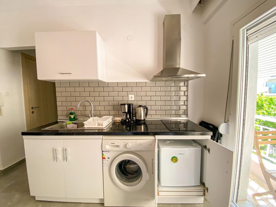 Coffee/tea facilities, Kitchen or kitchenette, washing machine