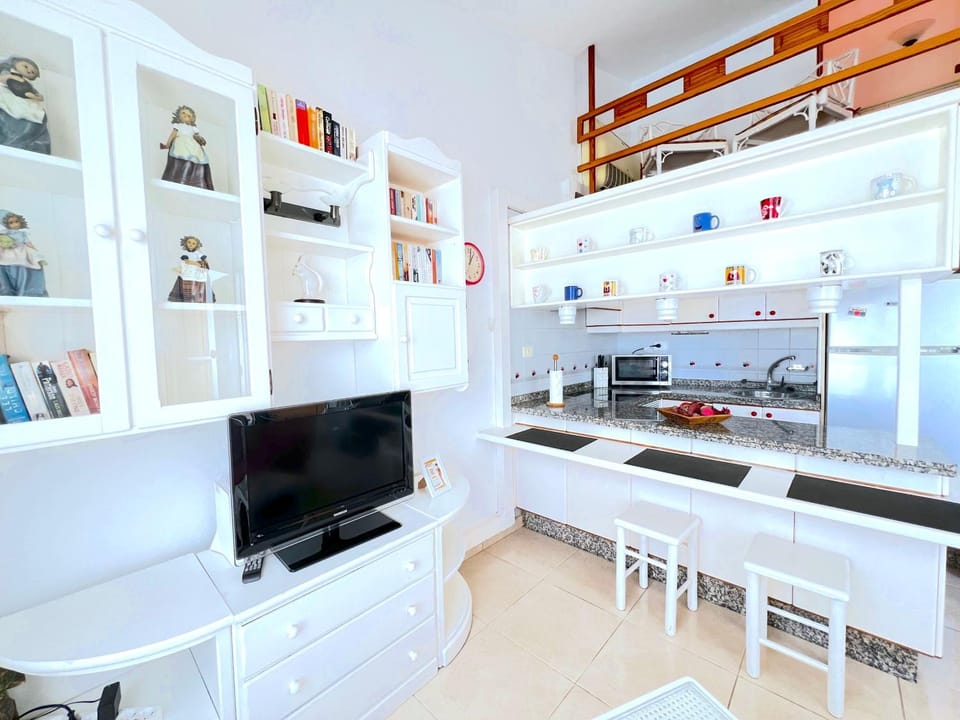 Kitchen or kitchenette, Living room