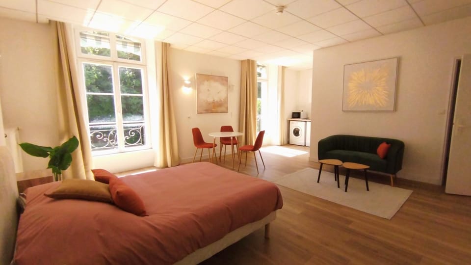 Kitchen or kitchenette, Photo of the whole room, Bedroom