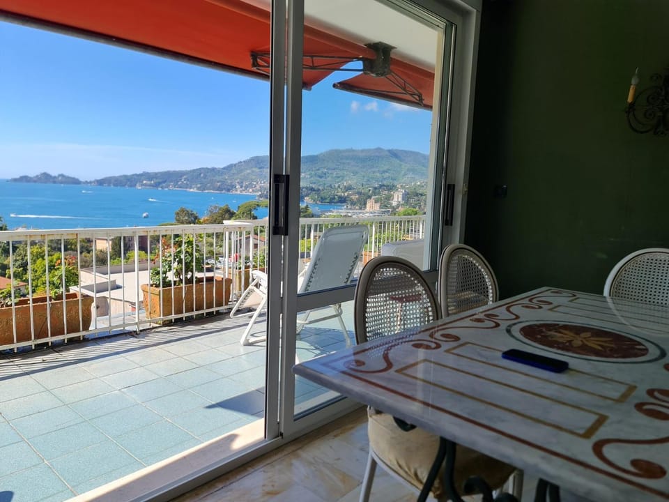 Oceans's View Apartment in Rapallo
