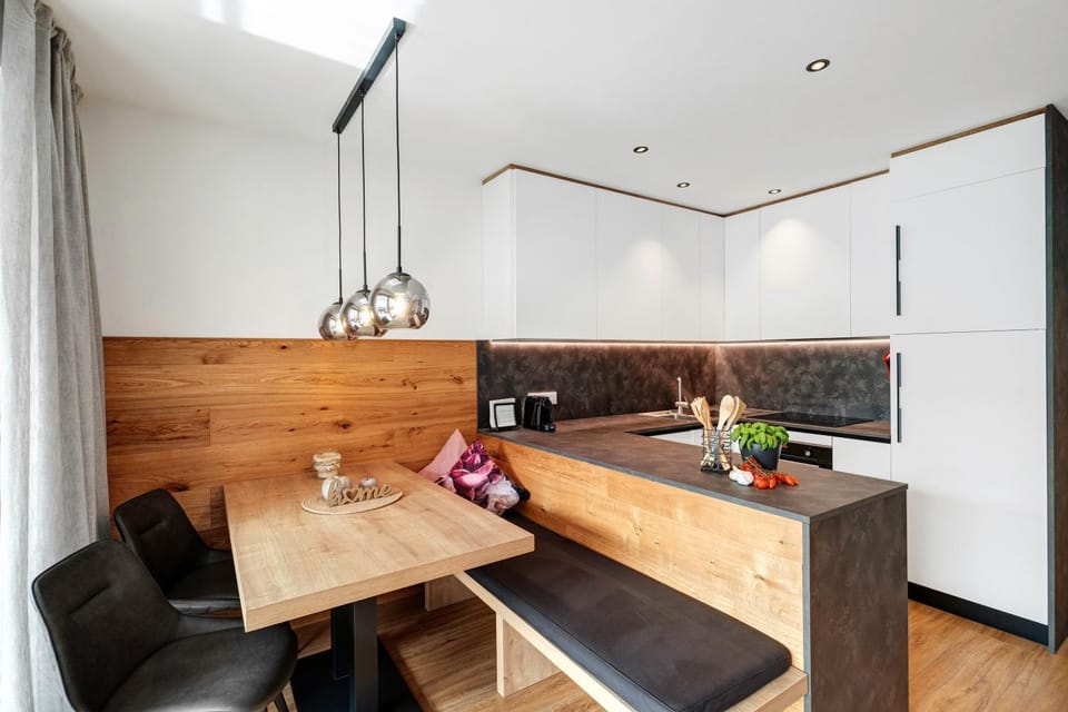 Property building, Kitchen or kitchenette, Living room