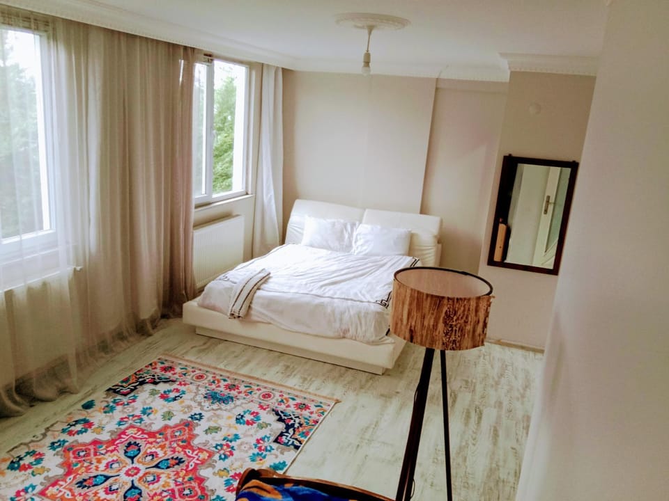 Ahmet Teacher Hotel, 6 minutes from the airport Bed and Breakfast in İstanbul Province