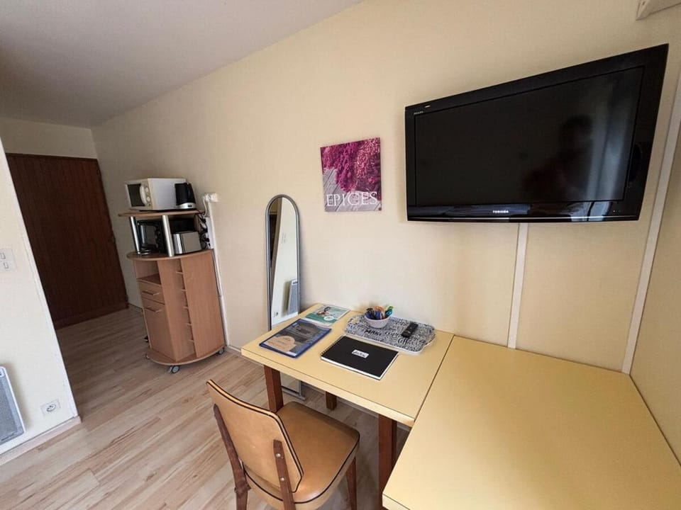 TV and multimedia, Dining area