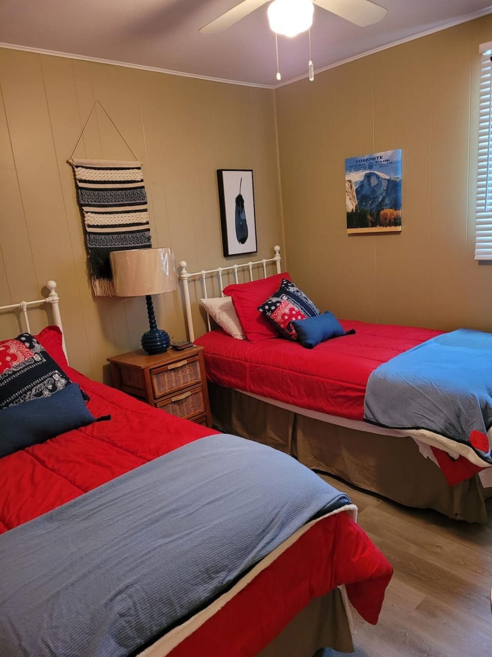 SUNRISE BAY with panoramic view of Lake Erie House in Chatham-Kent