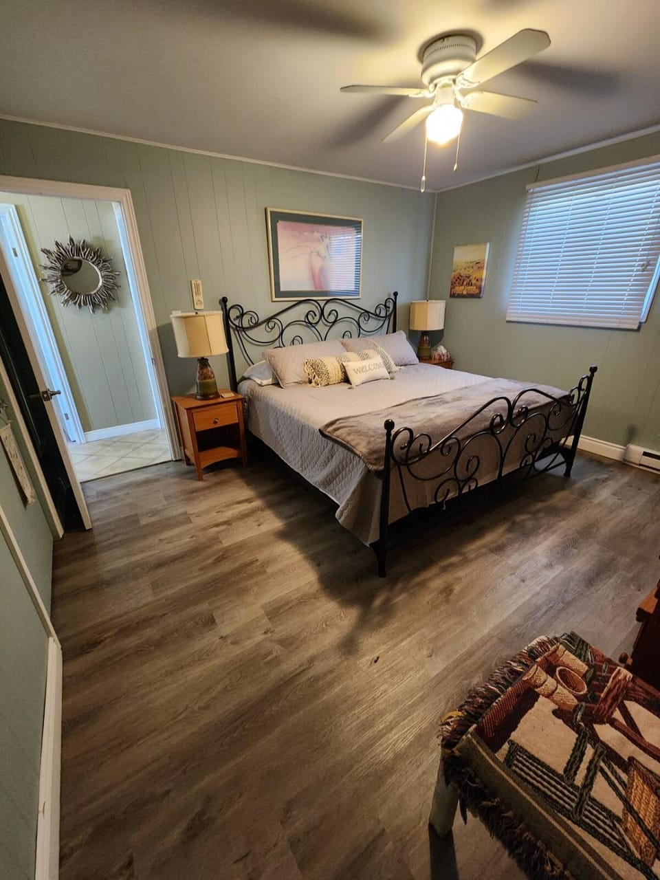 SUNRISE BAY with panoramic view of Lake Erie House in Chatham-Kent