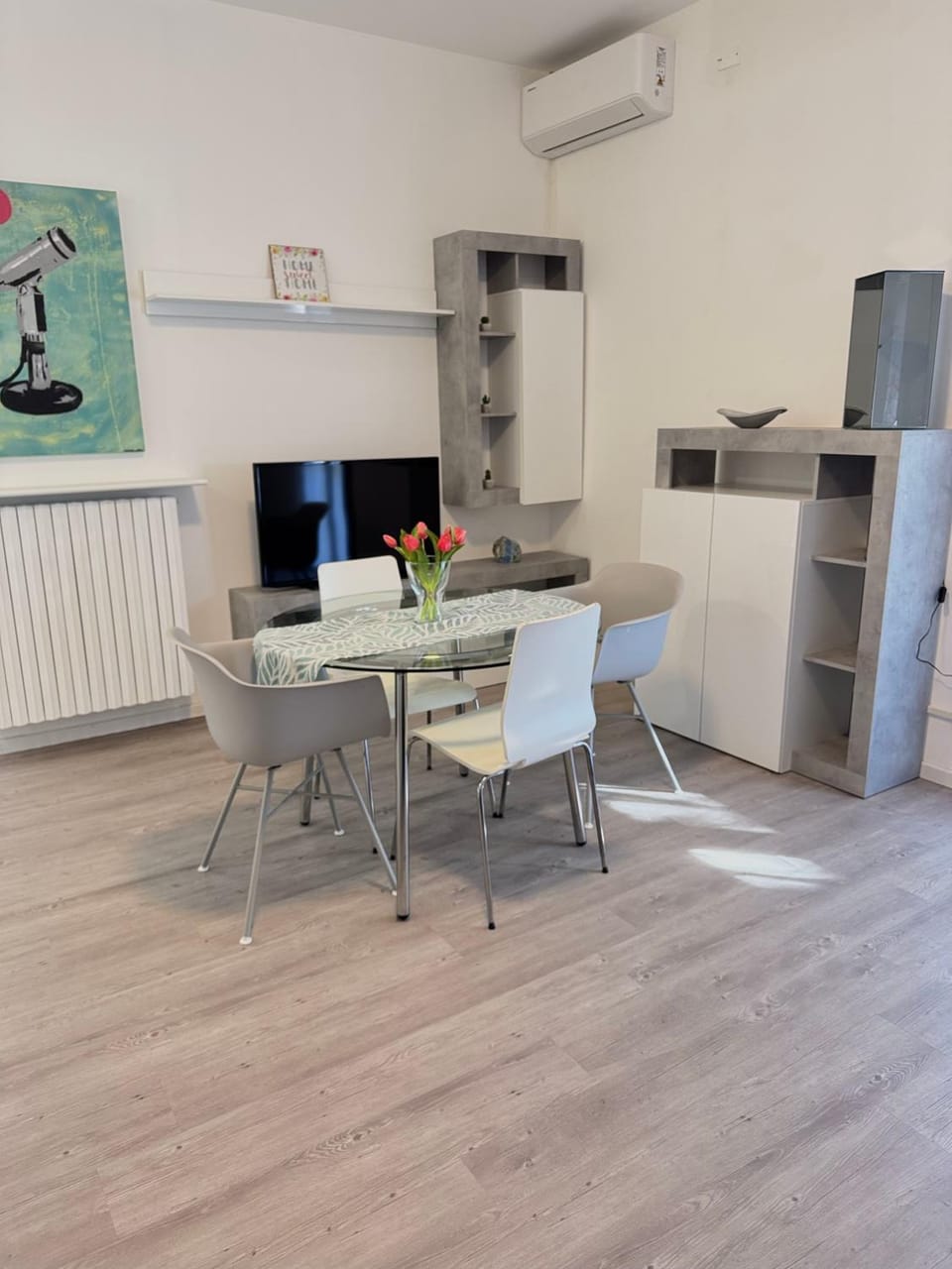 Dining area, air conditioner
