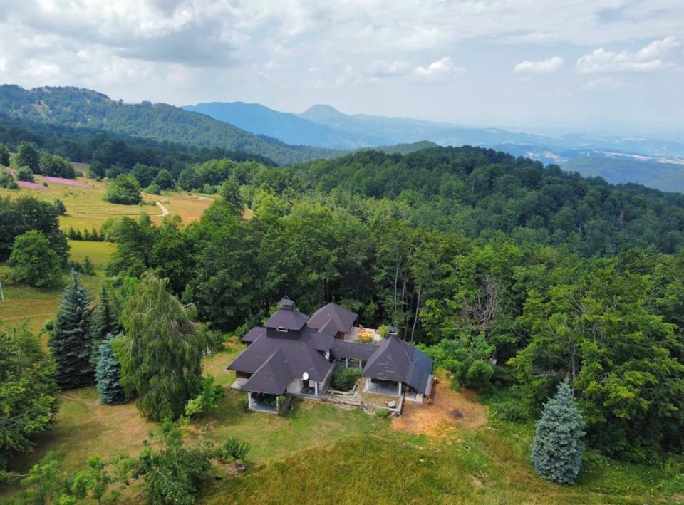 Property building, Natural landscape, Bird's eye view, Mountain view