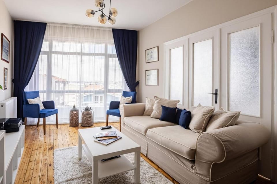 Elegant 3BD Bosphorus Views Chic Kadıkoy Home #384 Apartment in Istanbul