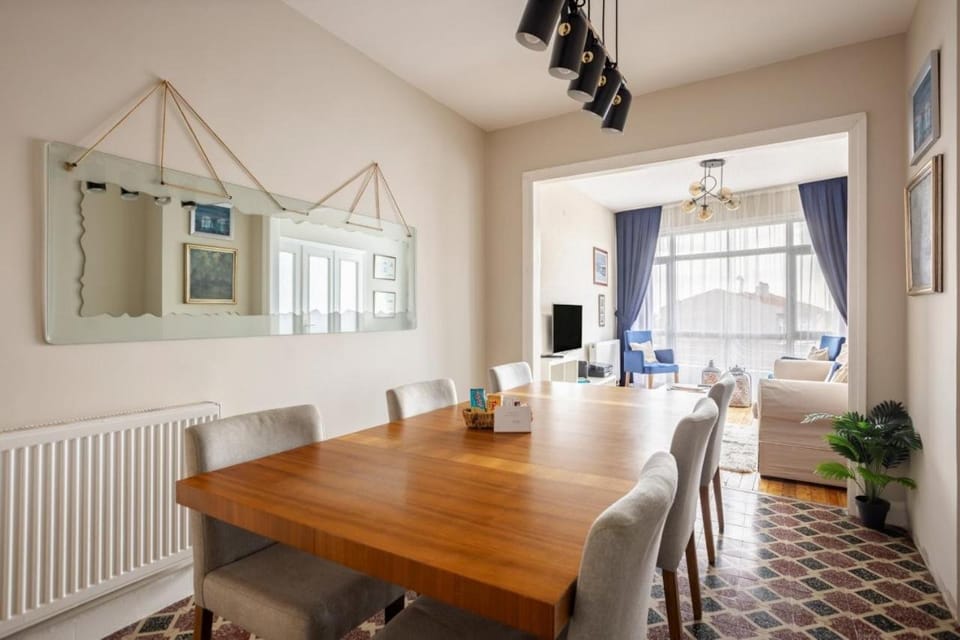 Elegant 3BD Bosphorus Views Chic Kadıkoy Home #384 Apartment in Istanbul