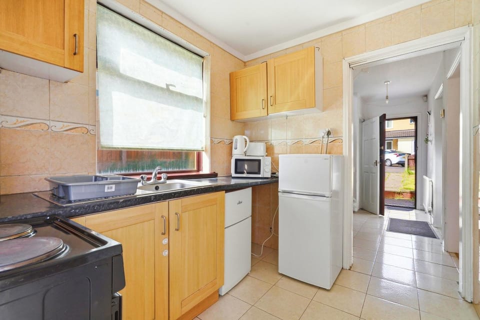 Cosy 4 Bedroom Birmingham House in England