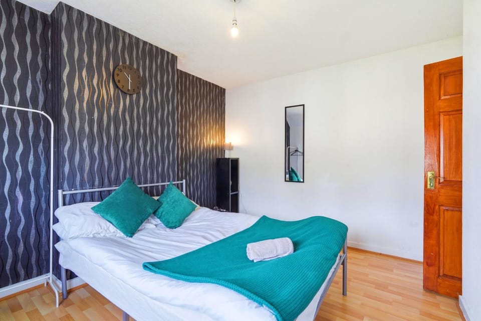 Cosy 4 Bedroom Birmingham House in England