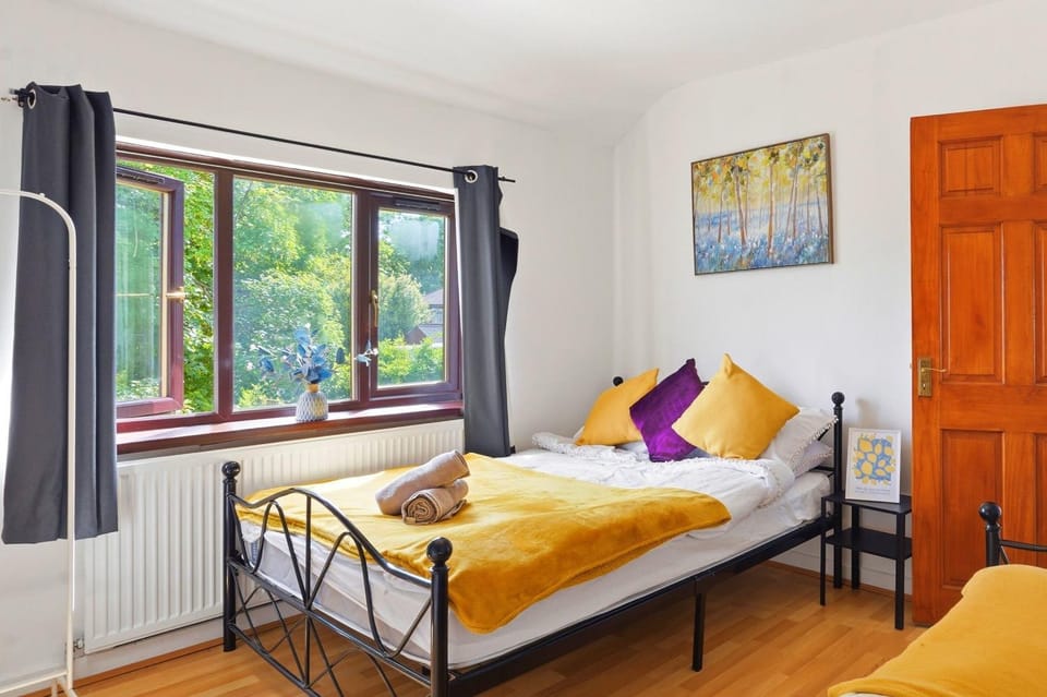 Cosy 4 Bedroom Birmingham House in England