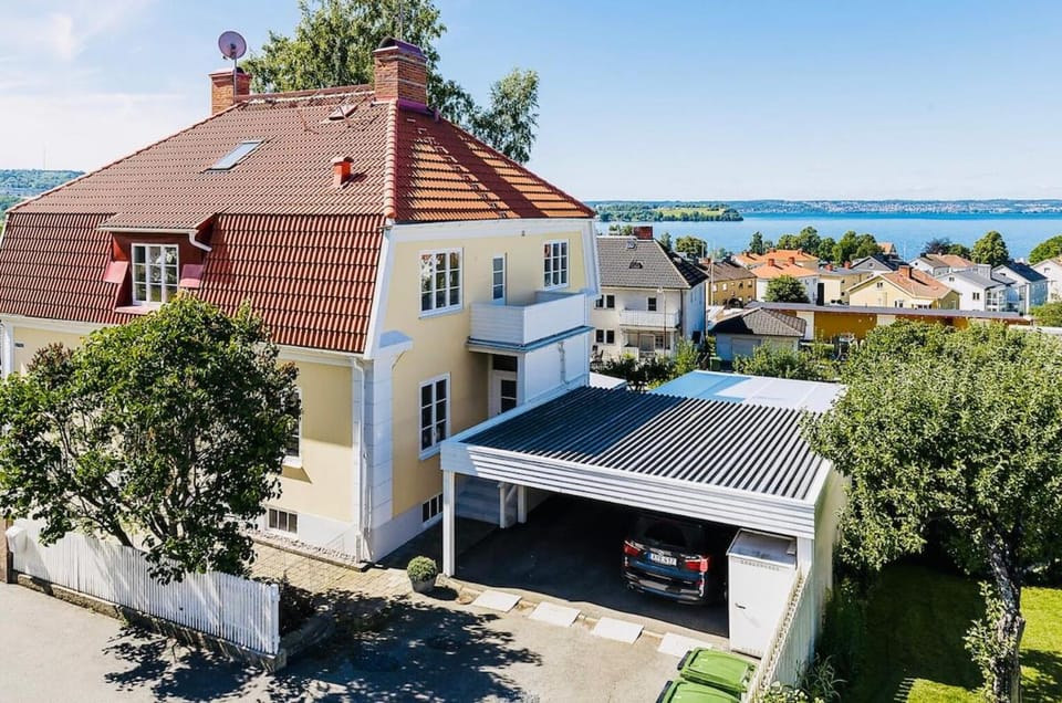 Villa Fantastic View Wifi Cinema Garden etc Apartment in Västra Götaland County