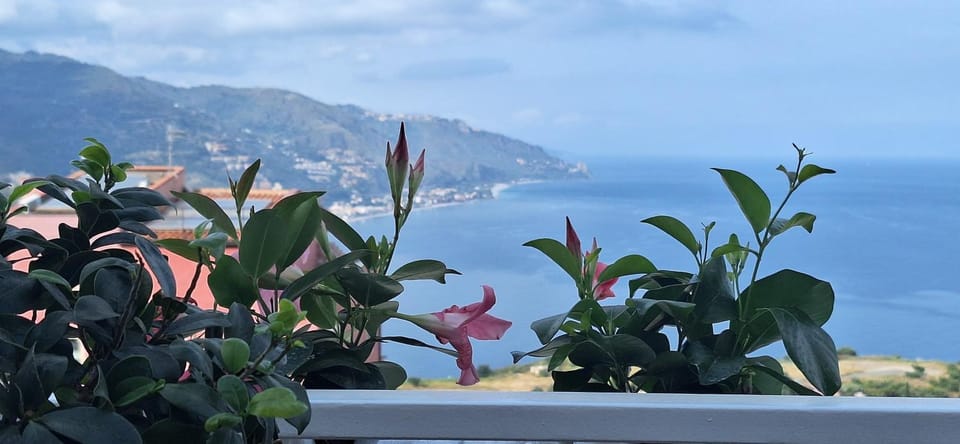 View (from property/room), Mountain view, Sea view