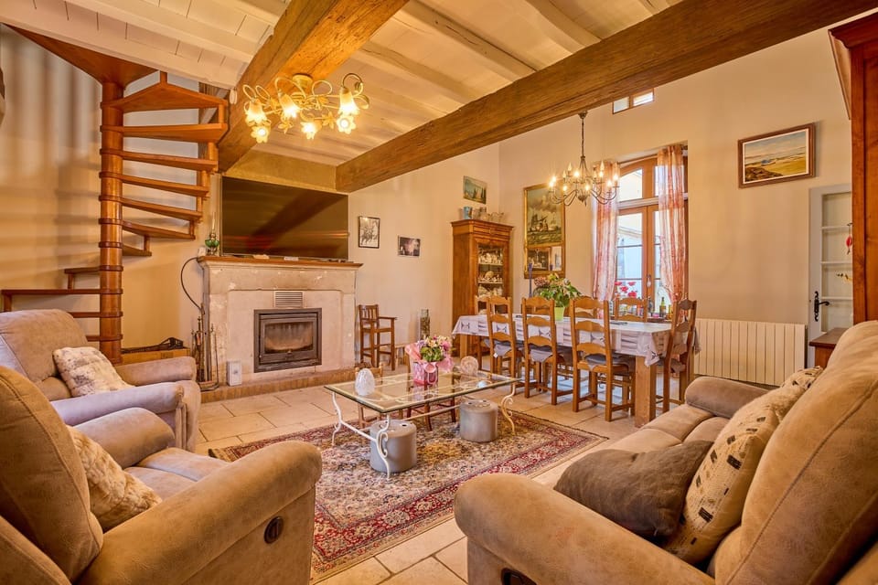 Living room, Seating area