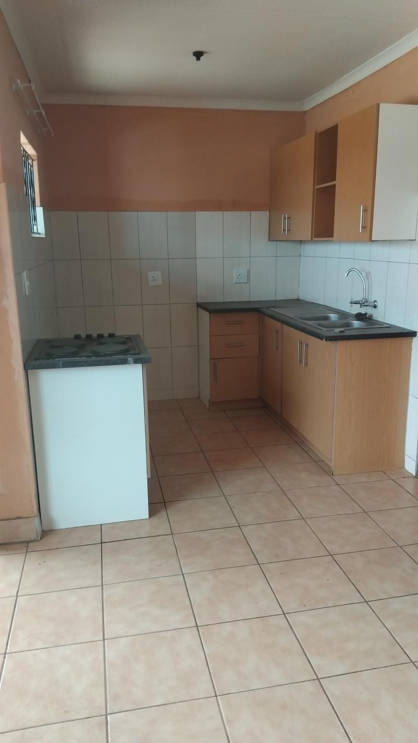 Royal Gidlas Guesthouse Bed and Breakfast in Gauteng