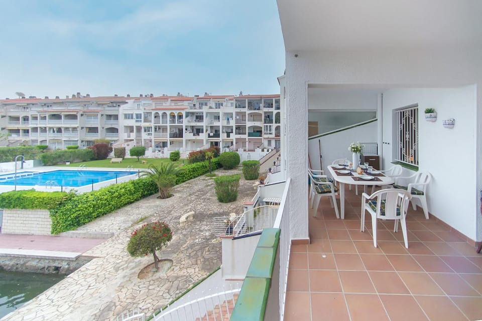 View (from property/room), Balcony/Terrace, Pool view, Swimming pool