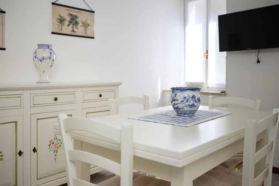 Casa Anna Malcesine, vivi il borgo di Cassone! Apartment in Malcesine