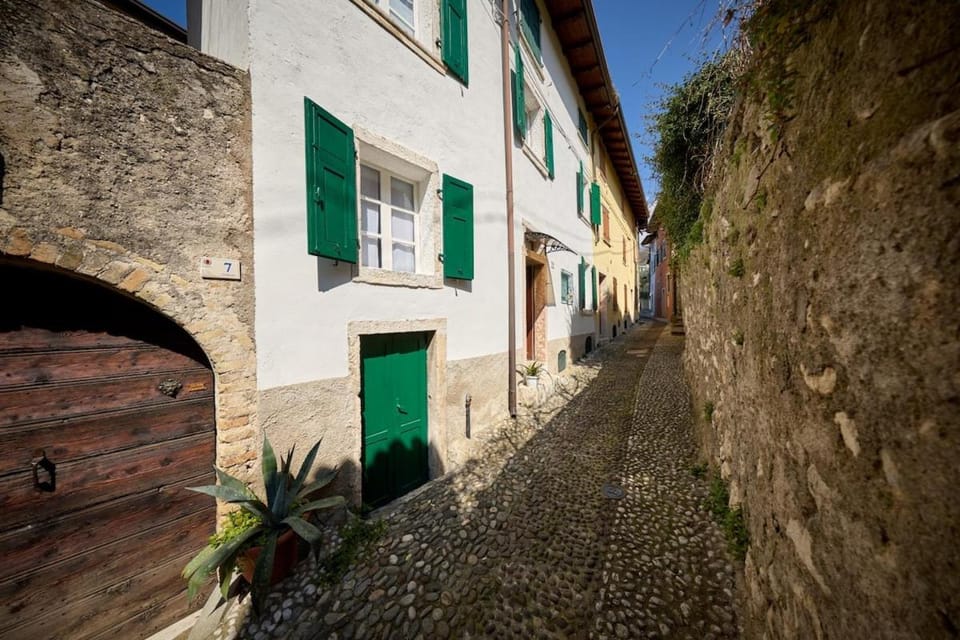 Casa Anna Malcesine, vivi il borgo di Cassone! Apartment in Malcesine