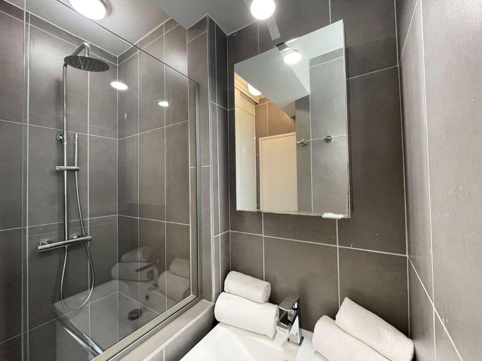 Shower, Bathroom