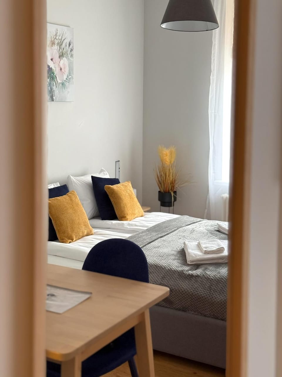 Bed, Seating area, Bedroom, towels