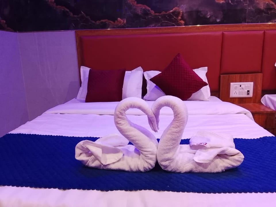 Hotel Chirag Next Nature lodge in Maharashtra