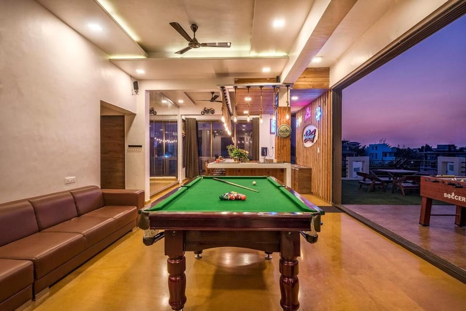 Game Room, Game Room, Lounge or bar