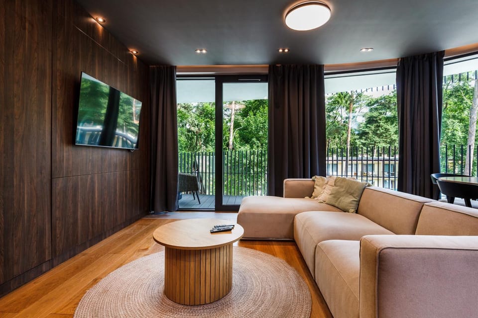 TV and multimedia, View (from property/room), Balcony/Terrace, Living room, Seating area, Evening entertainment