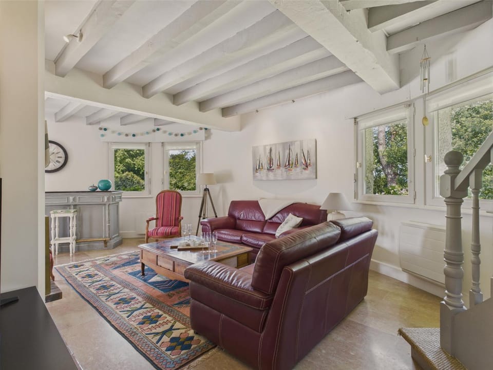 Communal lounge/ TV room, Living room