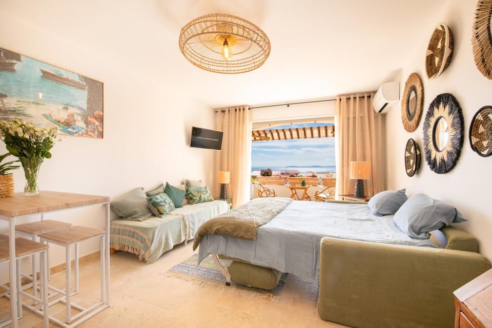 10km St Tropez, Studio Cosy Apartment in La Croix-Valmer