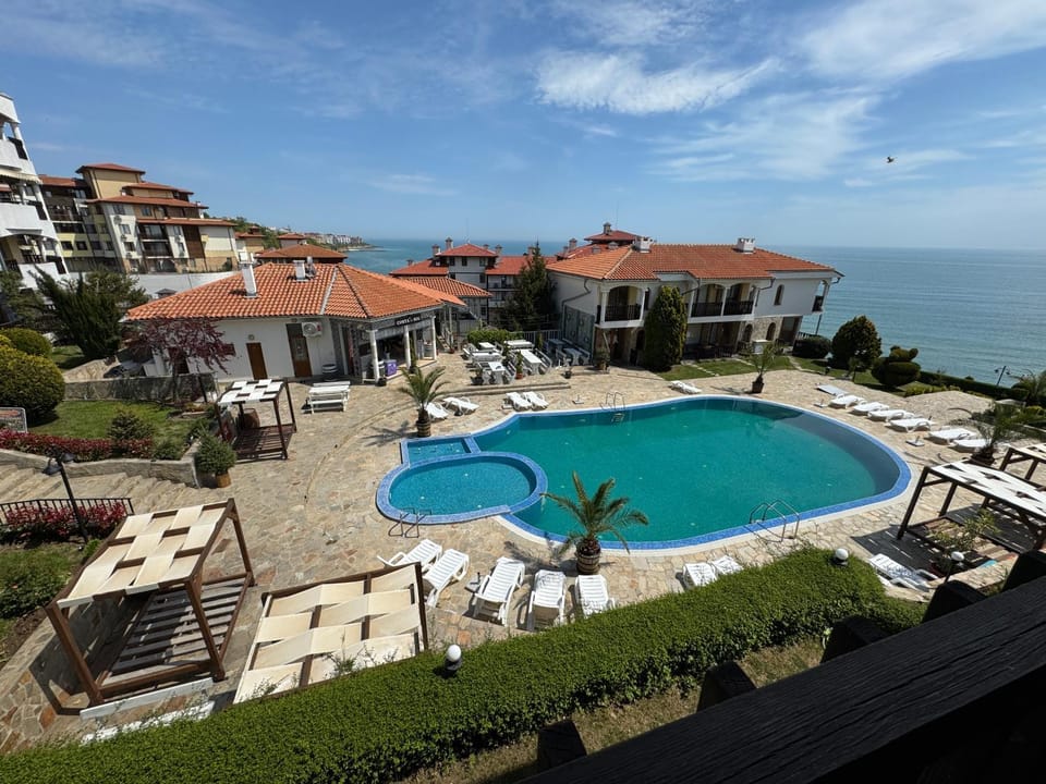 Property building, Patio, Restaurant/places to eat, Day, Natural landscape, View (from property/room), View (from property/room), Pool view, Pool view, Sea view, Sea view, Swimming pool, Sunrise, sunbed